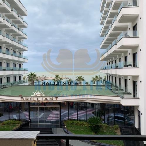 Shitet Apartament 1+1 me pamje nga deti