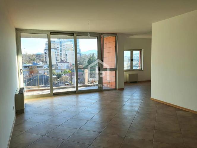 APARTAMENT 3+1 PER SHITJE/ Rruga "Elbasanit"