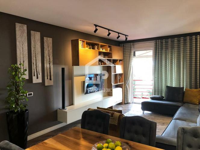 #OKAZION: Shitet APARTAMENT 3+1+ 2 poste parkimi /Don Bosko