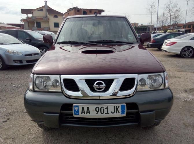 Nissan Terrano II R20